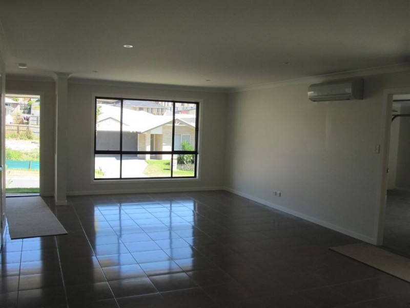12 Winchester Cres, Pimpama QLD 4209