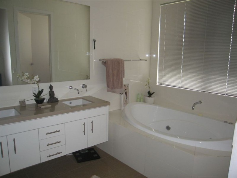 Coomera Waters QLD 4209
