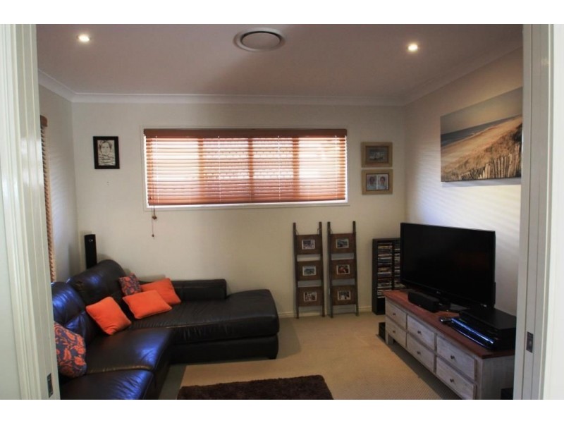 7 Drafters Cr, Upper Coomera QLD 4209