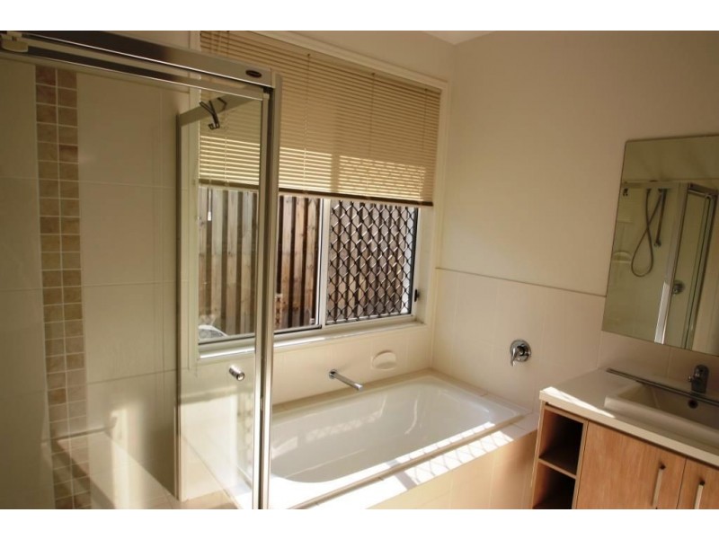 7 Drafters Cr, Upper Coomera QLD 4209
