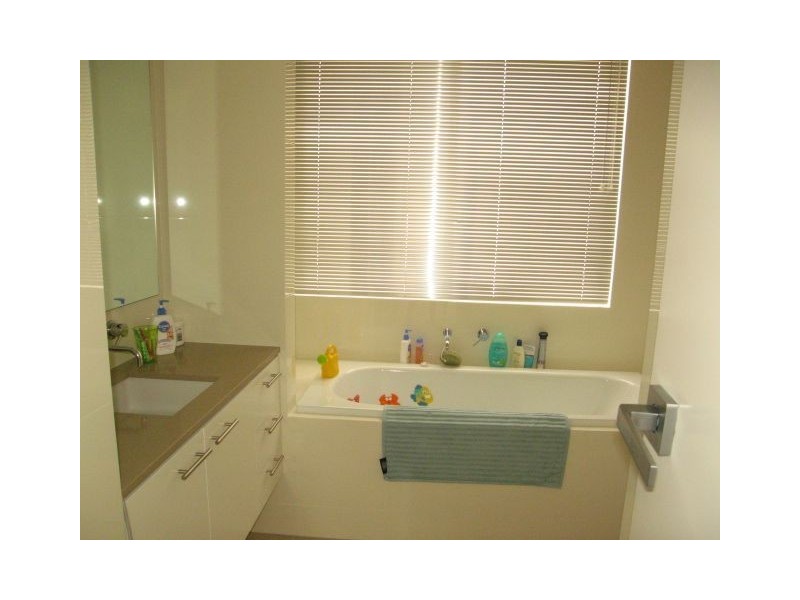 Coomera Waters QLD 4209