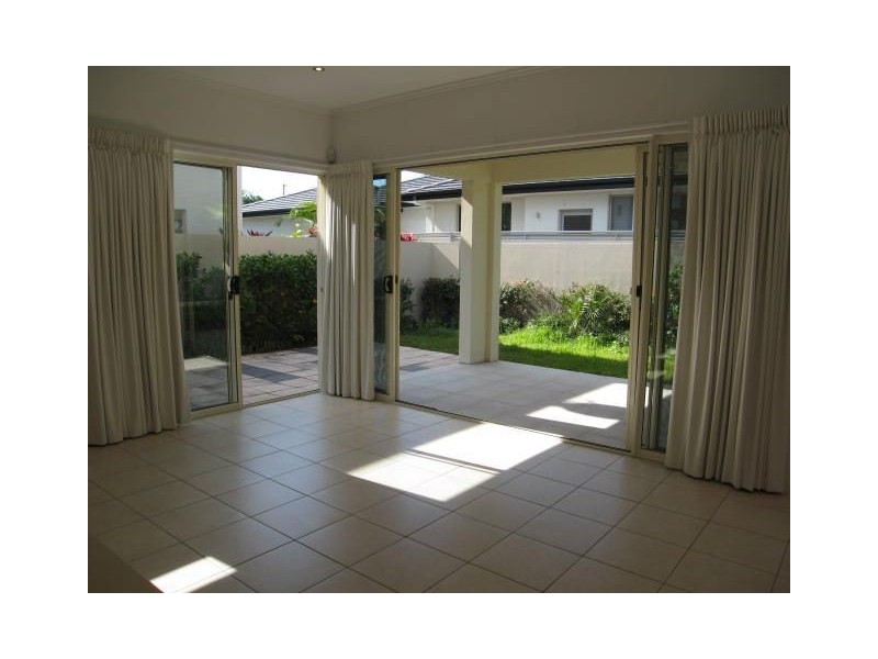 Hope Island QLD 4212