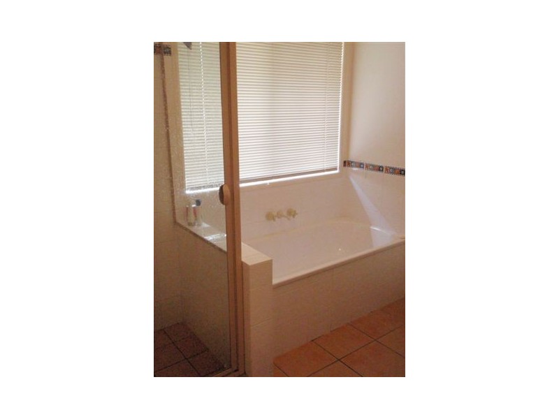 24 Laysan cr, Oxenford QLD 4210