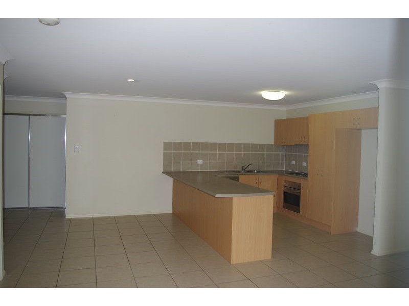 2/36 Freestone Drive, Upper Coomera QLD 4209