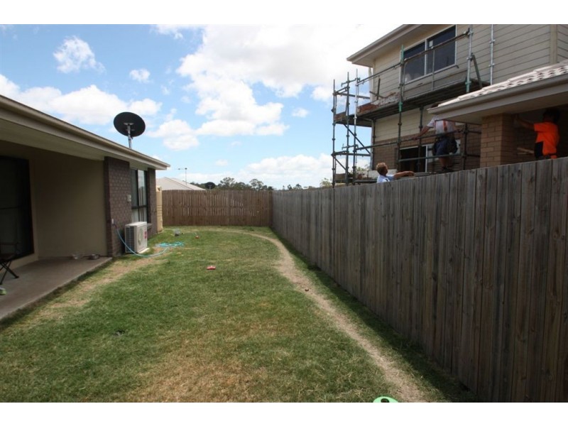 18 Winchester Crescent, Pimpama QLD 4209