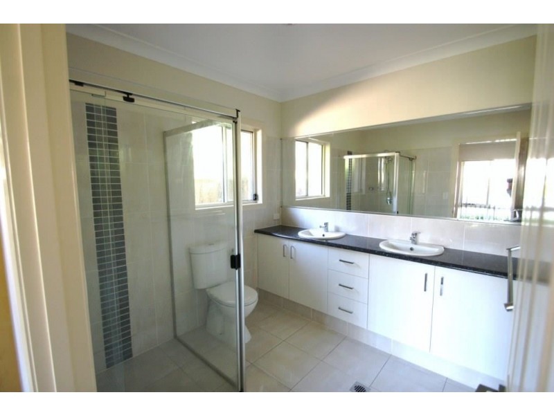 10 Cessna St, Upper Coomera QLD 4209