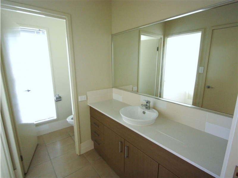 Coomera Waters QLD 4209