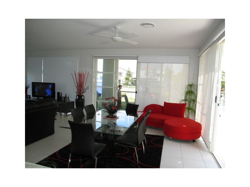 Hope Island QLD 4212