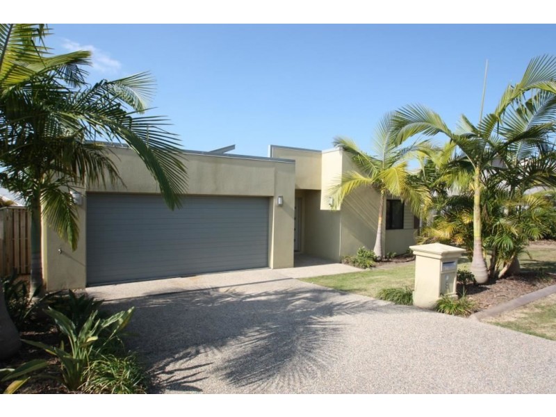 8 Crusade Court, Coomera Waters QLD 4209