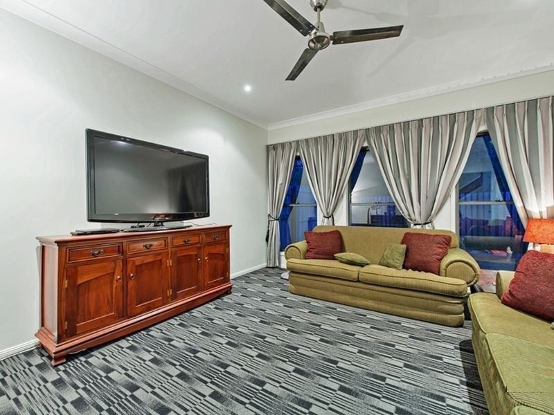Coomera Waters QLD 4209