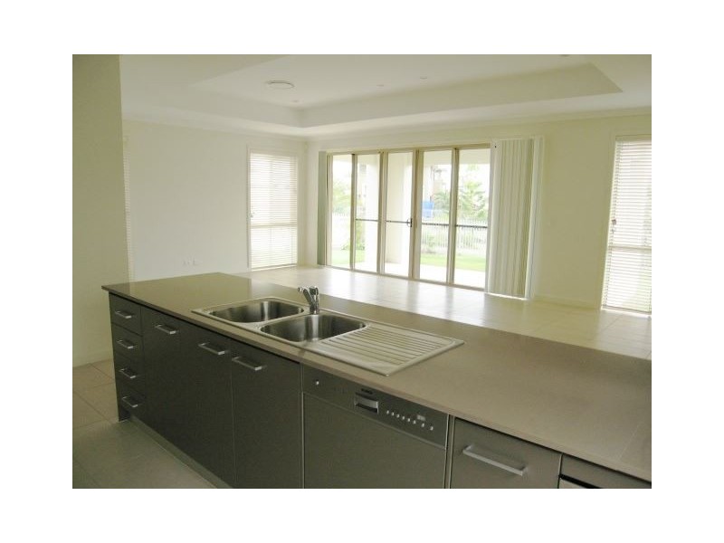 Hope Island QLD 4212