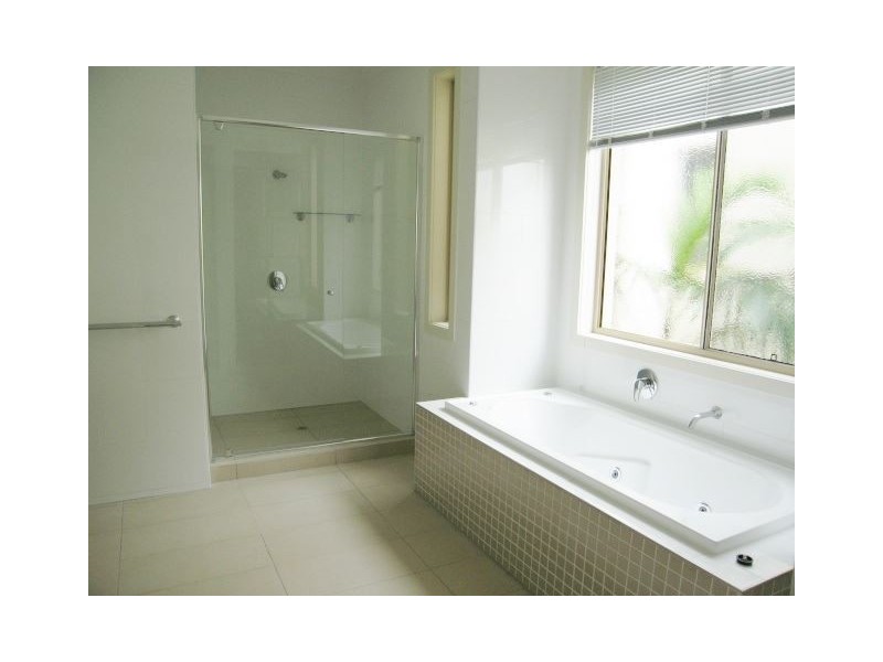 Hope Island QLD 4212