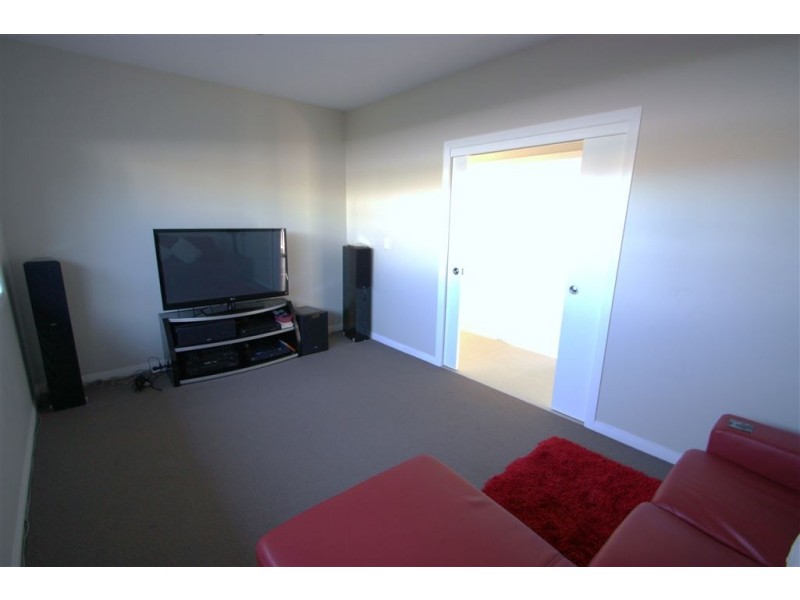 Hope Island QLD 4212