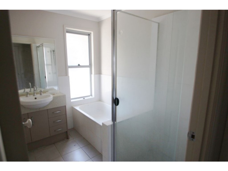 Pacific Pines QLD 4211