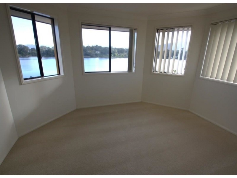 49 Brittany Drive, Oxenford QLD 4210