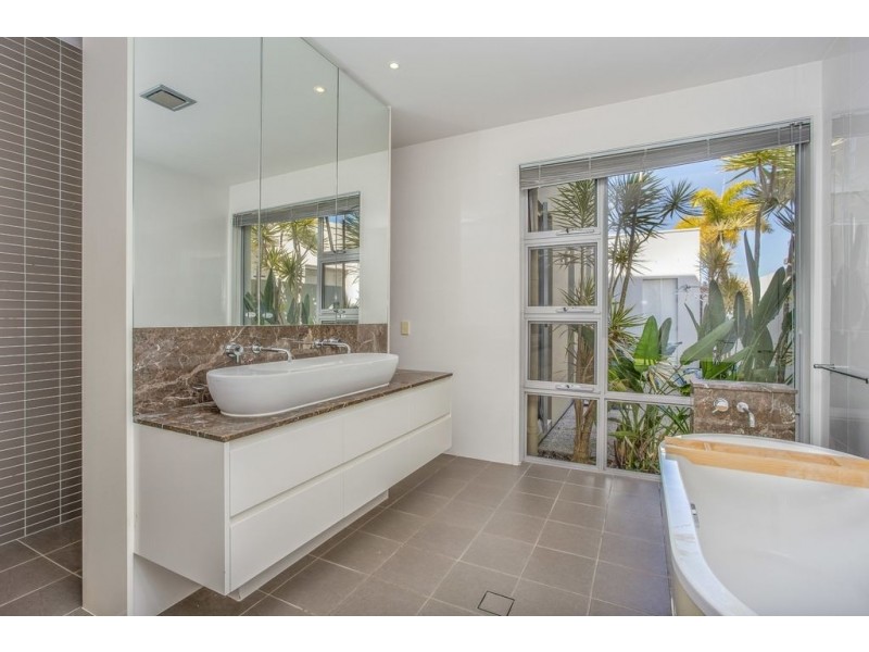 2814 Gracemere Circuit, Hope Island QLD 4212