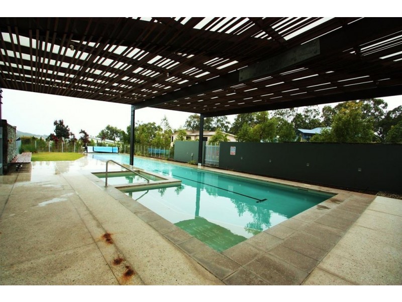 Coomera Waters QLD 4209