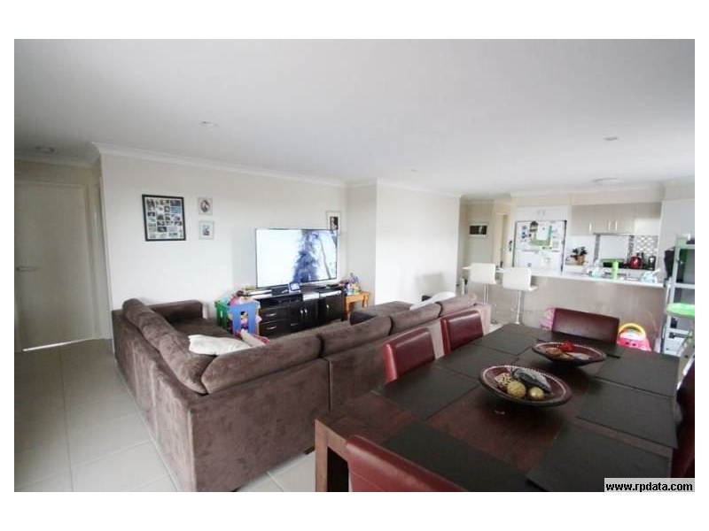 34 Fletcher Cr, Pacific Pines QLD 4211