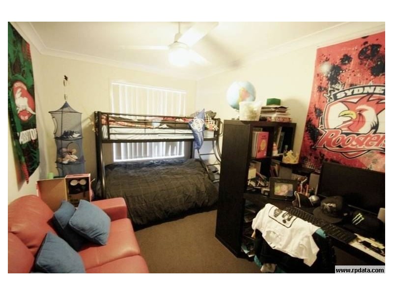 34 Fletcher Cr, Pacific Pines QLD 4211