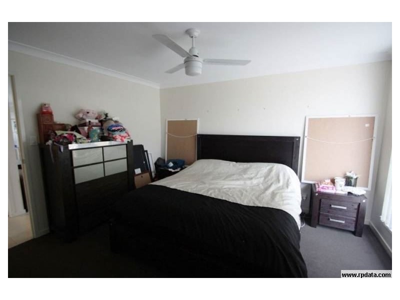 34 Fletcher Cr, Pacific Pines QLD 4211