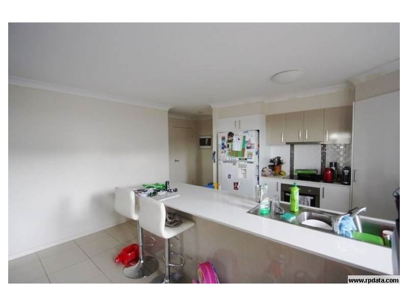 34 Fletcher Cr, Pacific Pines QLD 4211