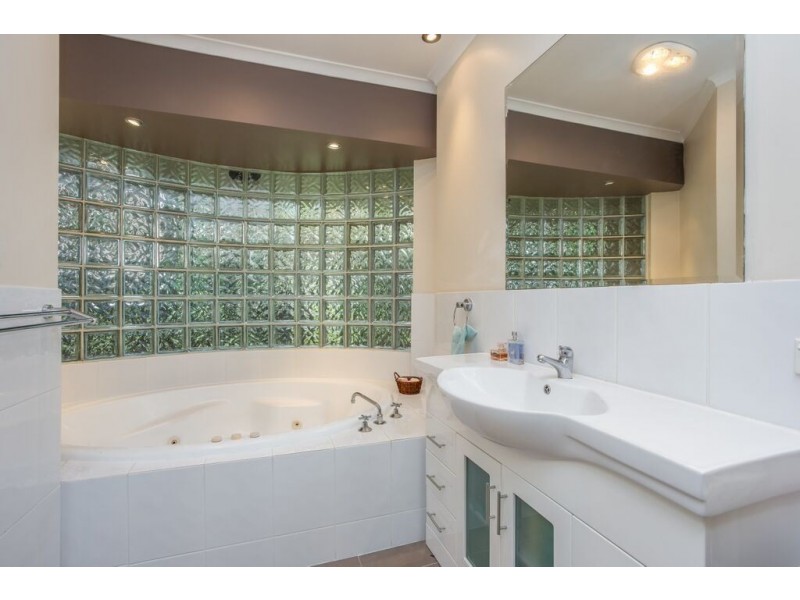 25 Oregon Way, Oxenford QLD 4210