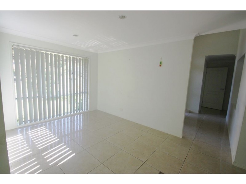 25 Bimberi Row, Pacific Pines QLD 4211