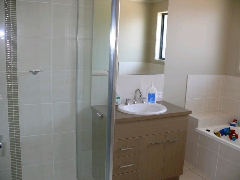 5 Cobb And Co, Oxenford QLD 4210