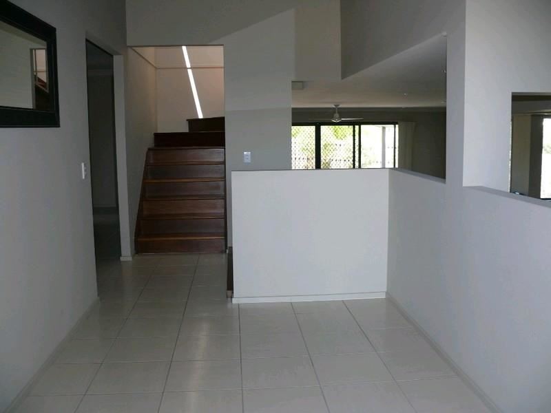 5 Cobb And Co, Oxenford QLD 4210