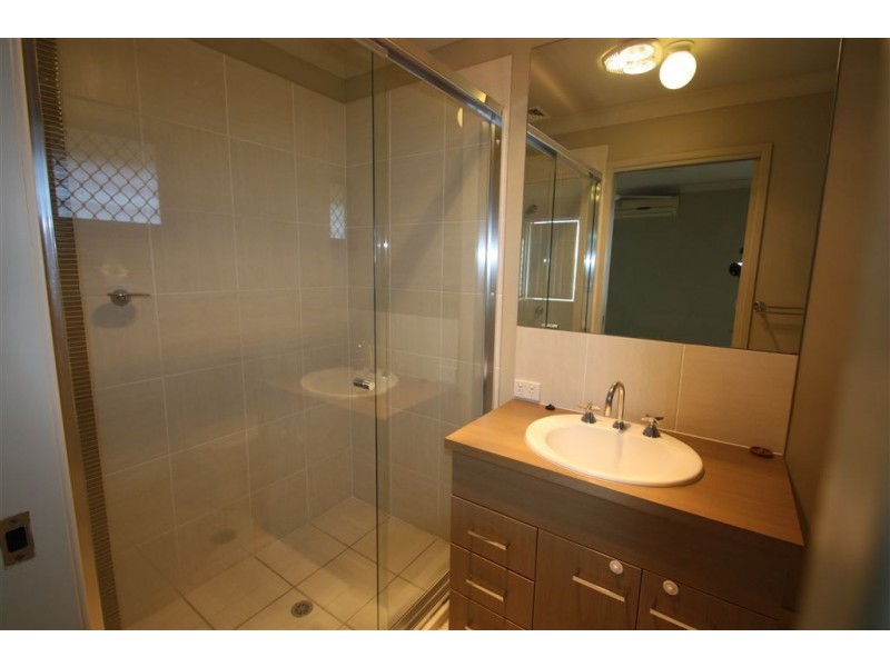 5 Cobb And Co, Oxenford QLD 4210