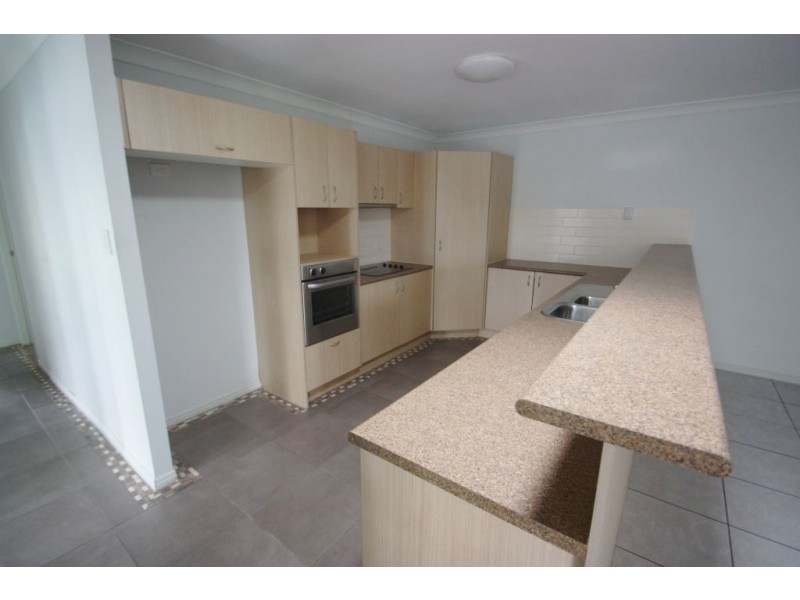 2/13 Caroline St, Upper Coomera QLD 4209