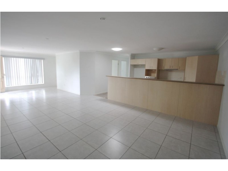 2/13 Caroline St, Upper Coomera QLD 4209