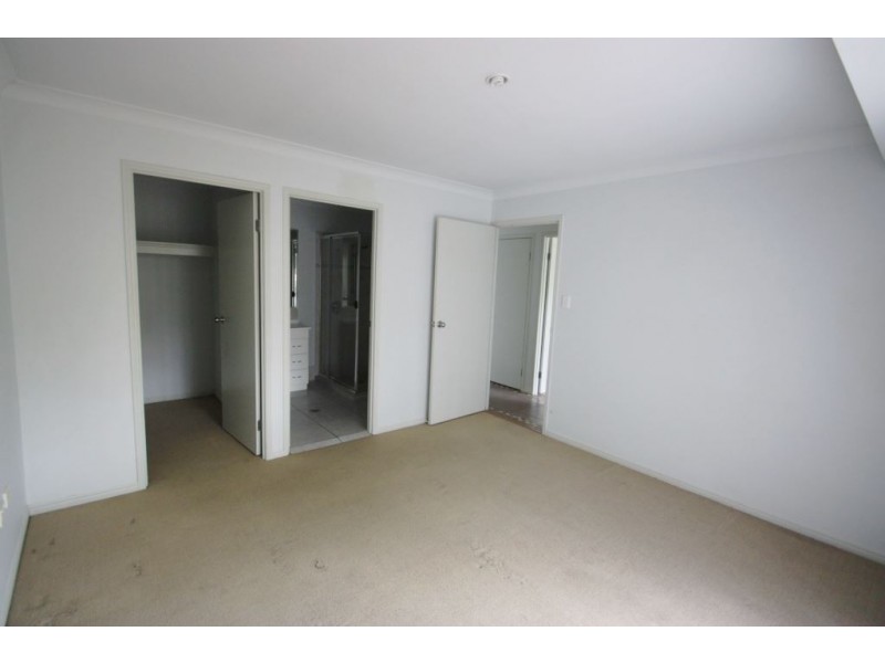2/13 Caroline St, Upper Coomera QLD 4209
