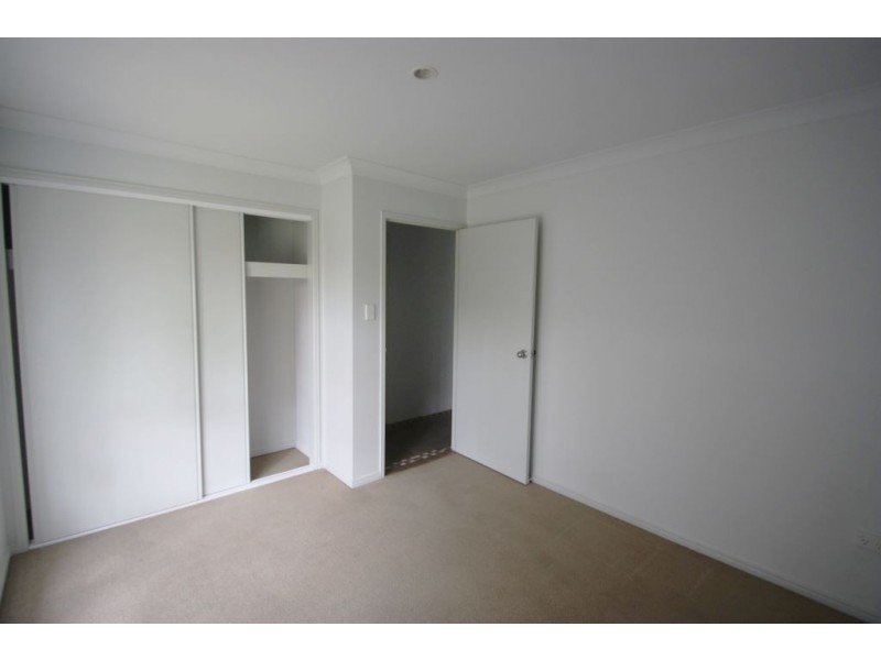2/13 Caroline St, Upper Coomera QLD 4209