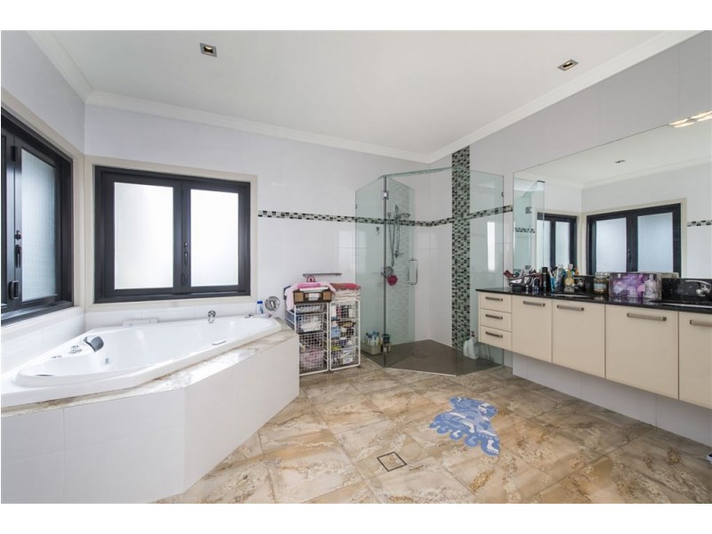 32 Essen Place, Oxenford QLD 4210