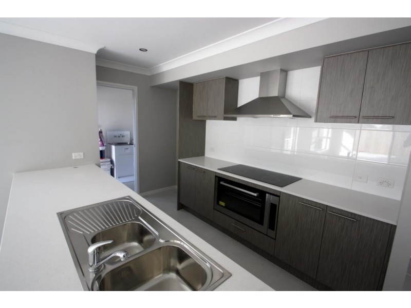 20 McLachlan Cir, Willow Vale QLD 4209