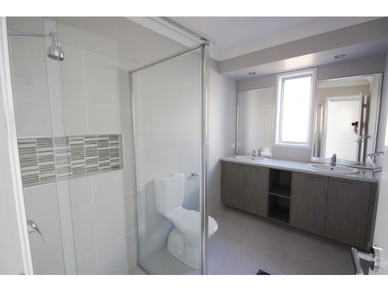 20 McLachlan Cir, Willow Vale QLD 4209