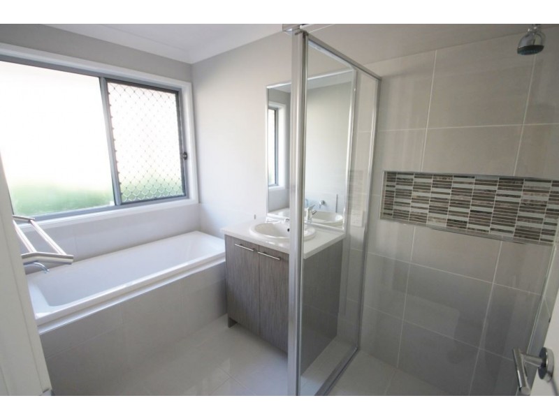 20 McLachlan Cir, Willow Vale QLD 4209