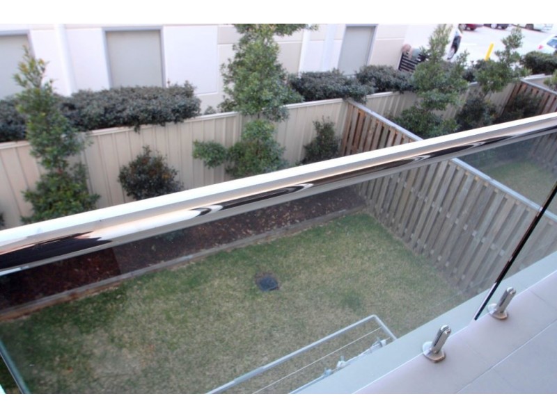 16/1 Mervyn Thomas Drive, Hope Island QLD 4212