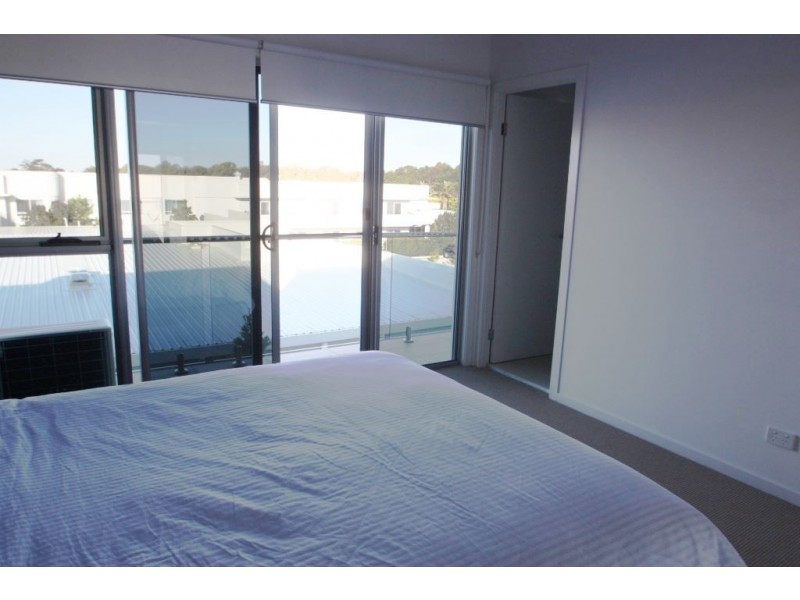 16/1 Mervyn Thomas Drive, Hope Island QLD 4212