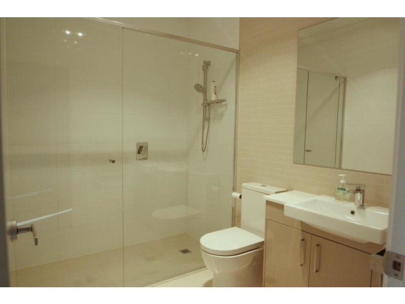 16/1 Mervyn Thomas Drive, Hope Island QLD 4212
