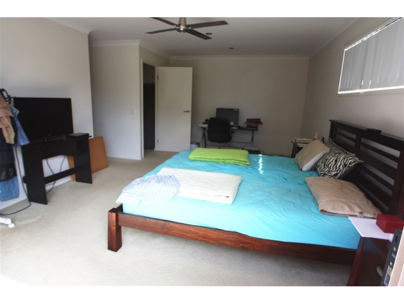 3/18 Fourth Avenue, Labrador QLD 4215