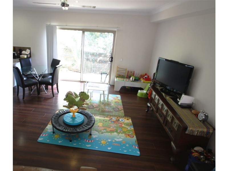 3/18 Fourth Avenue, Labrador QLD 4215