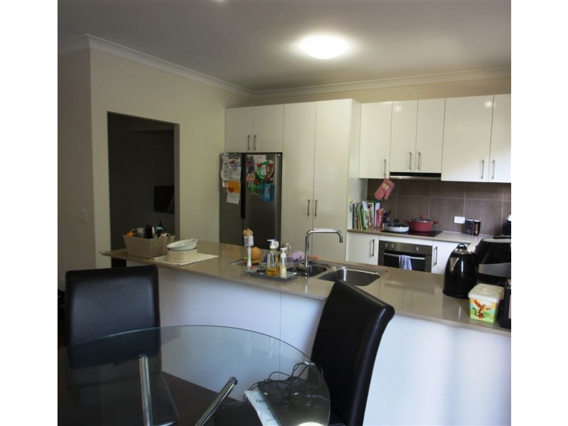 3/18 Fourth Avenue, Labrador QLD 4215