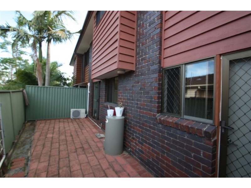 2/6 Parkridge Drive, Molendinar QLD 4214