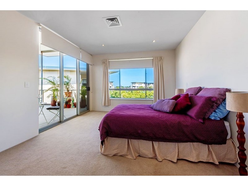 731/3-5 Pendraat parade, Hope Island QLD 4212