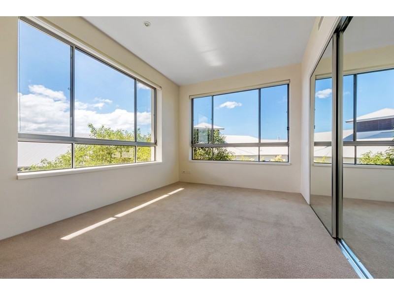 731/3-5 Pendraat parade, Hope Island QLD 4212