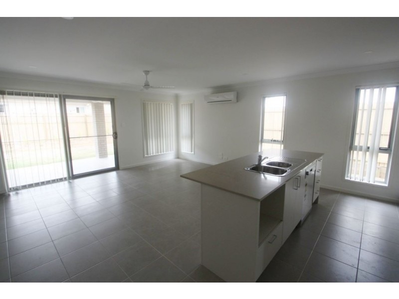 76 Bella Blvd, Willow Vale QLD 4209