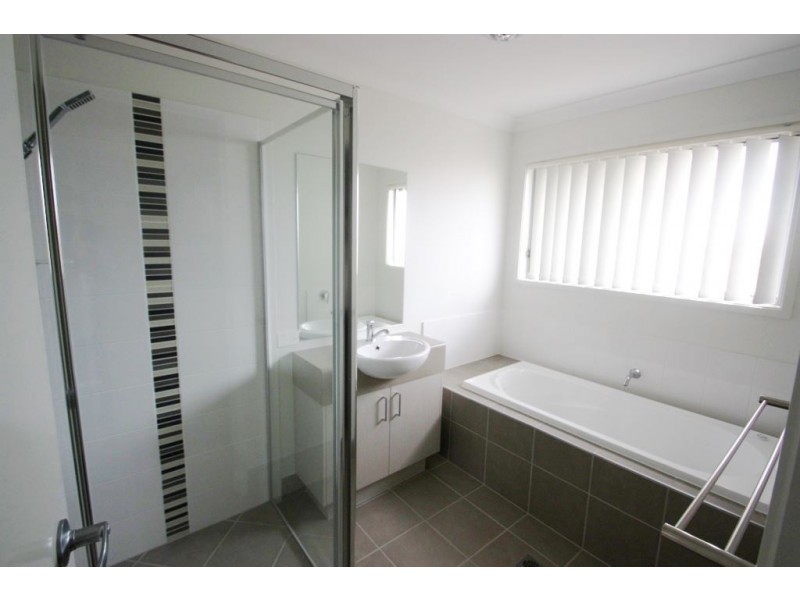76 Bella Blvd, Willow Vale QLD 4209