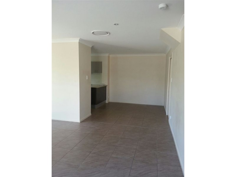 28/2 Weir Drive, Upper Coomera QLD 4209